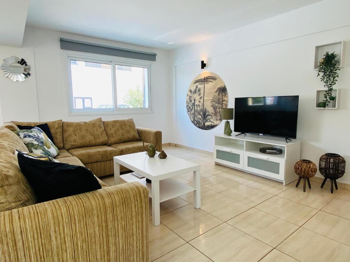 Serena'S 2-Br Apartment In Ларнака Экстерьер фото